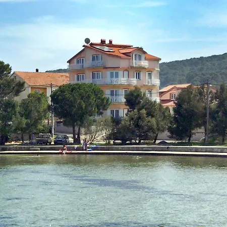 Kraj 334g Apartment